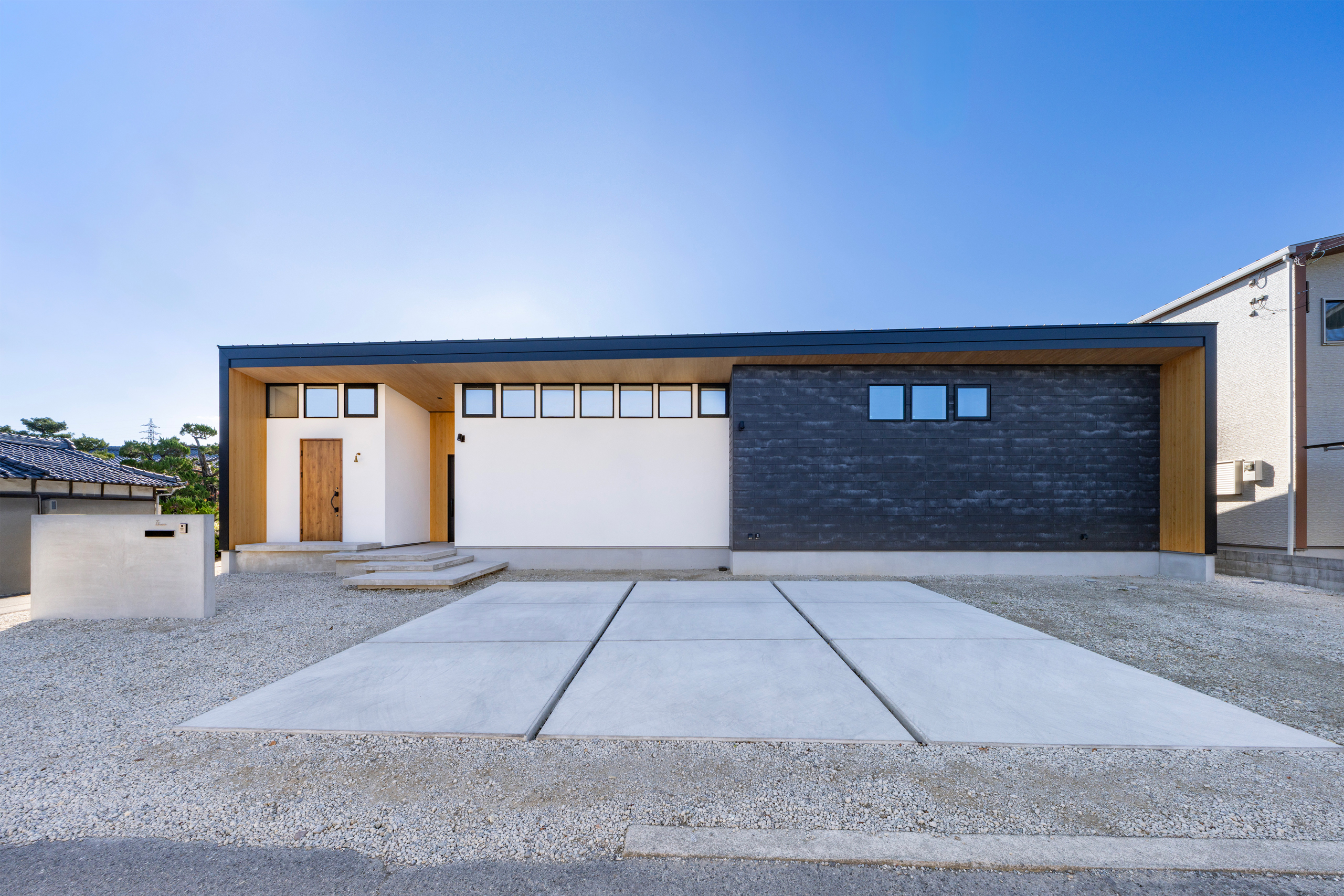 勾配天井を活かした平屋の家