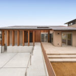 連続柱でデザインした平屋の家